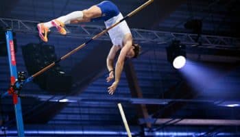 Vuela Armand Duplantis por encima de los 6.10 metros | Video