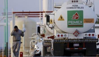 Trabajadores de Pemex aprueban revisión de contrato colectivo: Sindicato