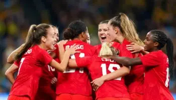 La selección femenina de Canadá llega a acuerdo de equiparación económica