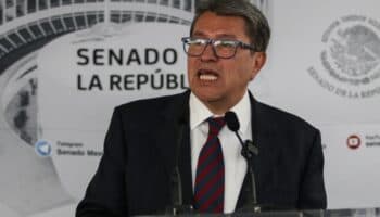 Pacta Morena nombrar un comisionado del INAI; Monreal rechaza su extinción