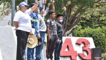 Ejército 'estanca' la investigación del caso Iguala: familiares de normalistas