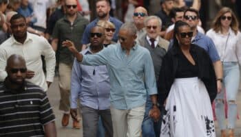Los Obama y Spielberg pasean por Barcelona