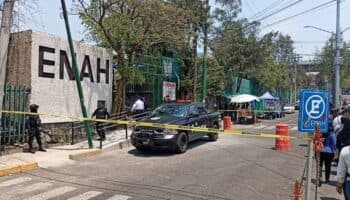 Videos | Desalojan la ENAH por amenaza de bomba; suspenden clases