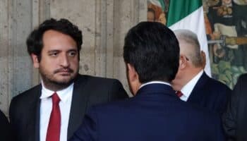 "Sí deben existir", AMLO sobre contratos millonarios para amigos de su hijo