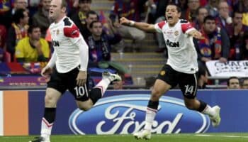 'Chicharito' reta a Rooney en un duelo entre exdelanteros del Manchester United
