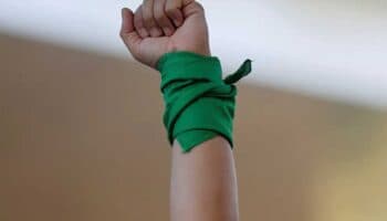 Tribunal Constitucional español avala ley que protege el aborto como derecho