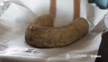 Austria devuelve a México milenario yugo de piedra