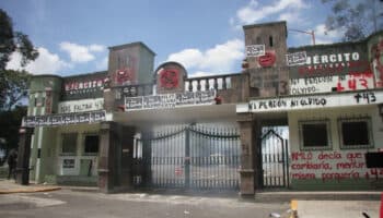 Jueza dicta formal prisión a 8 militares vinculados con caso Ayotzinapa