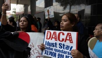 'Dreamers' tienen situación legal delicada: Agenda migrante | Video