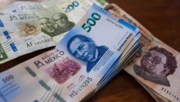 Peso mexicano gana con fuerza ante menor temor sobre aranceles