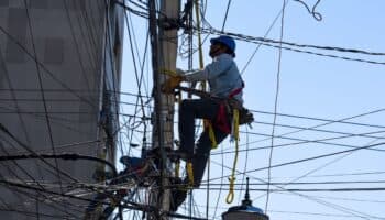 Firman acuerdo para retirar cables en desuso de calles de CDMX