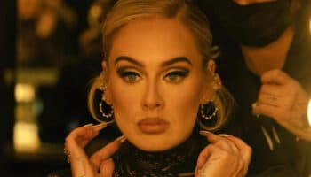 'Atrévete a tirarme algo y te mataré', advierte Adele | Video