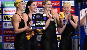 Fukuoka 2023: Destroza Australia el récord mundial en el relevo 4x100 libre femenil | Video