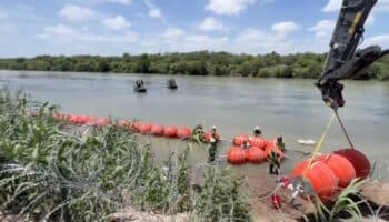 Política de Texas contra migrantes crea condiciones para que Biden actúe: activista