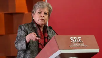 Ya como canciller, Bárcena expresa preocupación por ley antiinmigrantes en Florida