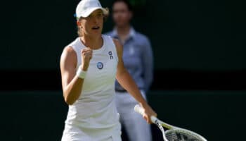 Wimbledon 2023: Swiatek salva dos puntos de partido y doblega a Bencic | Video