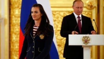 Retiran nombre de Yelena Isinbáyeva de estadio ruso por no apoyar la guerra en Ucrania