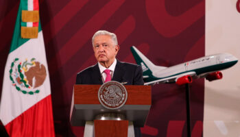 Aristegui en Vivo: Compran marca Mexicana de Aviación; PRD pausa con Frente Amplio; Frenan libros de texto en Chihuahua y más