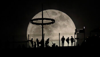 Las 5 indispensables de este 30 de agosto: Superluna Azul e 'Idalia' toca tierra en Florida