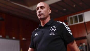 Denuncian a Luis Rubiales por presuntamente desviar 1.9 millones de euros