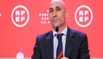 Da Federación Vasca de Futbol la espalda a Luis Rubiales | Video
