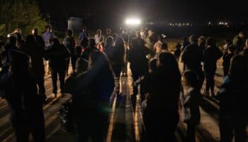 Crisis migratoria en Texas: Cierran puente en frontera