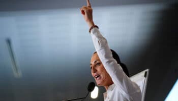 Tras polémica en Times Square, Sheinbaum manda mensaje a migrantes mexicanos