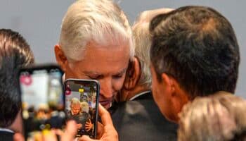 AMLO reconoce a Del Mazo, habla de su futuro y lo abraza en Toluca