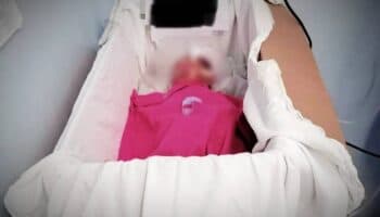 Destituyen a funcionario de hospital civil de Oaxaca por colocar a bebé en caja de cartón