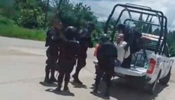 Denuncian la detención arbitraria de uno de los padres de los 43 estudiantes de Ayotzinapa
