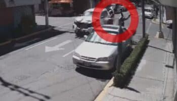 Fuertes imágenes | Camioneta atropella a motociclistas en Ecatepec