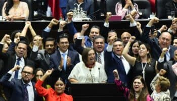 'México necesita a una presidenta': Gálvez entre gritos de apoyo y rechazo en Congreso