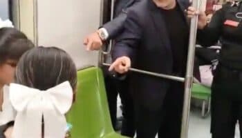 Multan a jóvenes que se habrían quedado dormidas en Metro