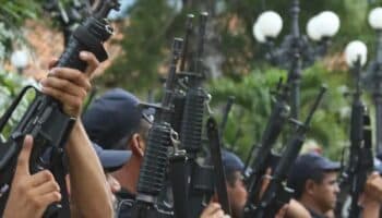 Aseguran delincuentes que se hacían pasar por militares en La Ruana, Michoacán