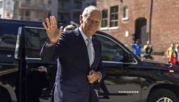 Polémica en Portugal por comentario machista del presidente sobre el escote de una joven