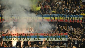 Abre UEFA expediente disciplinario a Rumanía por gritos xenófobos | Video