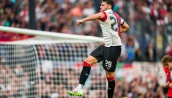 Video | Santi Giménez sigue imparable en la Eredivisie; alcanza los 10 goles