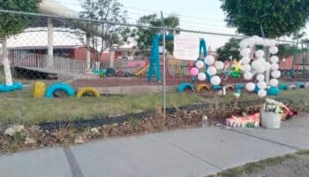 Tras muerte de niña de 5 años en resbaladilla, separan del cargo a directora y maestra | Querétaro