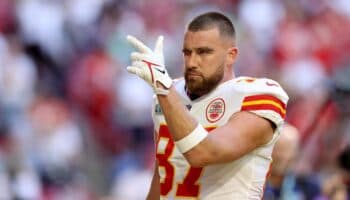 NFL: Ventas de camiseta de Travis Kelce se disparan un 400% tras visita de Taylor Swift a Jefes