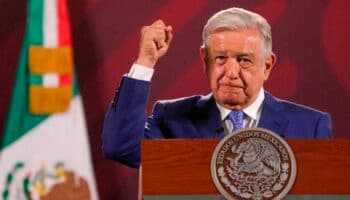 INE suspende al director de lo contencioso por modificar frases de AMLO en proyecto