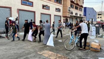 Miles de personas saquean almacenes de ayuda de agencia de la ONU en Gaza