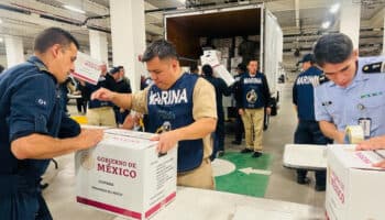 Video | Marina traslada 4 mil despensas y 32 mil litros agua a Acapulco