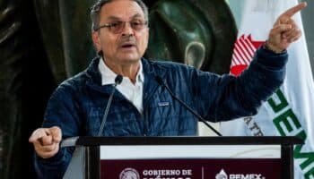 Pemex prevé cerrar 2023 procesando 1.15 mln barriles de petróleo crudo