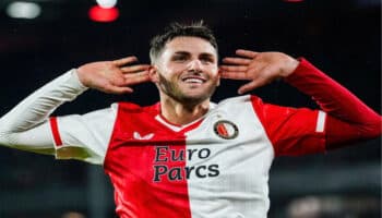 Así marcó Santiago Giménez su primer gol en Champions League | Video