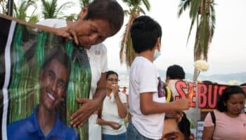 Huracán Otis: Familiares de marineros desaparecidos exigen búsqueda