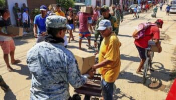 Despensas para damnificados por huracán Otis 'hasta que sea necesario': AMLO