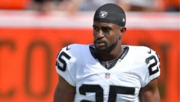 Muere Derek Hayden, exdefensivo de los Raiders, en accidente de auto a los 33 años