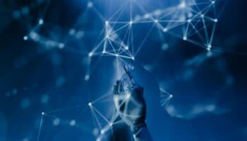 Regulan IA en todo menos en la Guerra: Páez | Video