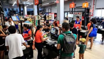 'Otis': Largas filas en Acapulco tras la reapertura de los supermercados