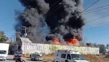Incendio consume bodega en San Mateo Xoloc Tepotzotlán, Edomex